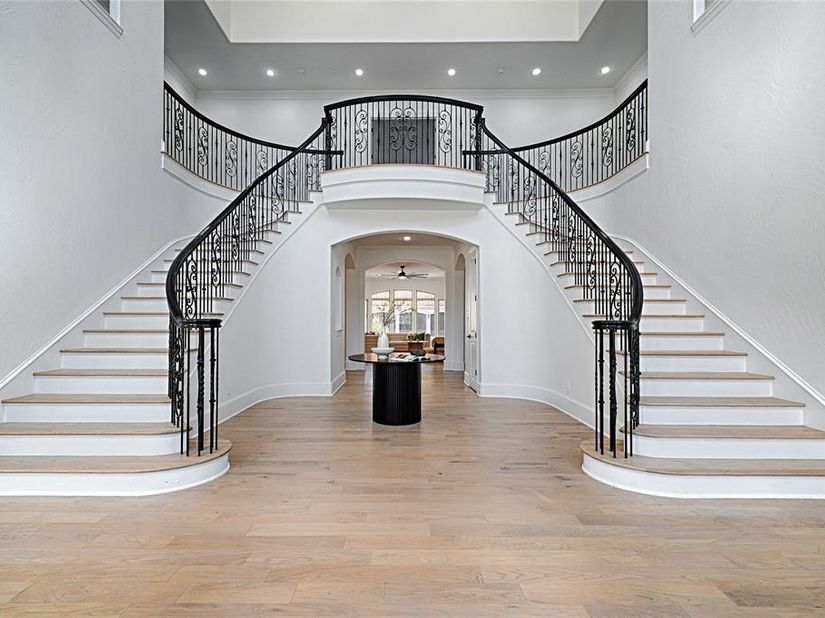 6301  Churchill Way , Dallas Texas 75230