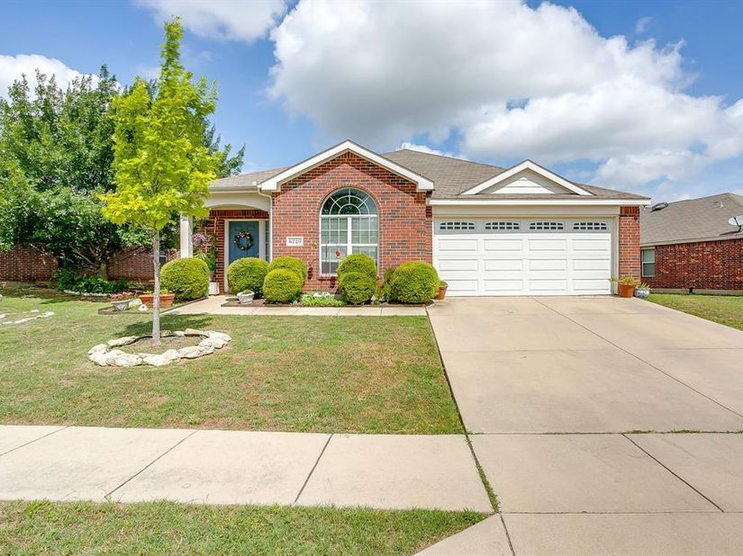 6220  Granite Creek Drive , Fort Worth Texas 76179