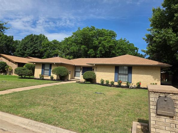1507  Clover Hill Road , Mansfield Texas 76063
