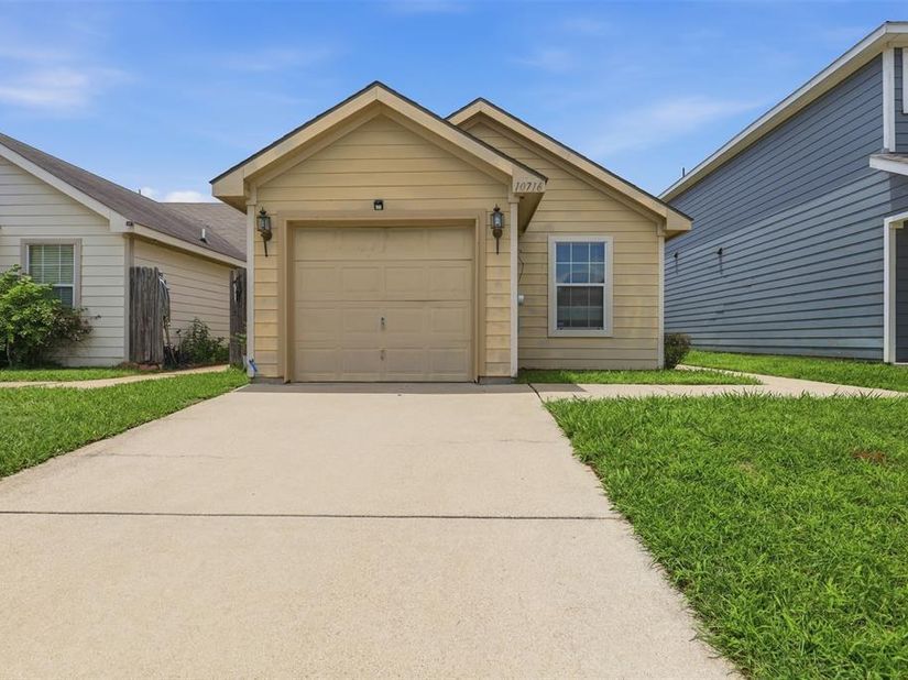10716  Wild Oak Drive , Fort Worth Texas 76140