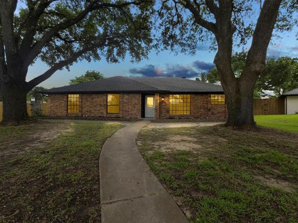 5302  Anchor Cove Circle , Garland Texas 75043