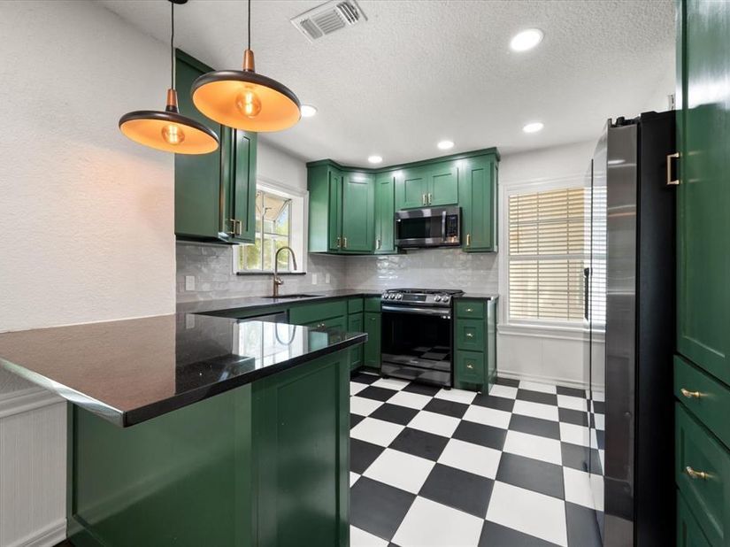 4521  Calmont Avenue , Fort Worth Texas 76107