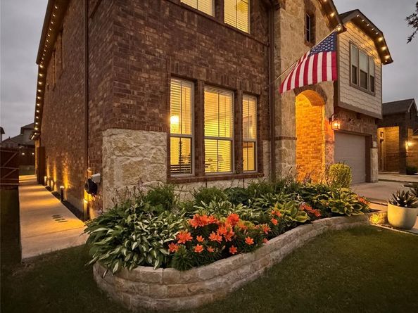 862  Mildren Lane , Fate Texas 75087