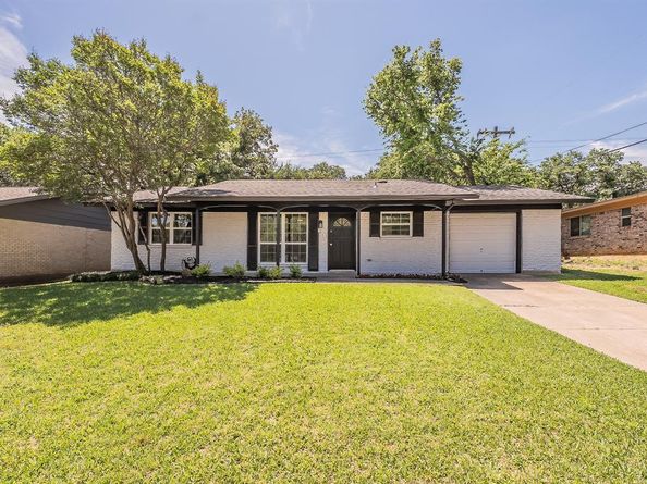 6  Honor Oak Lane , Bedford Texas 76022
