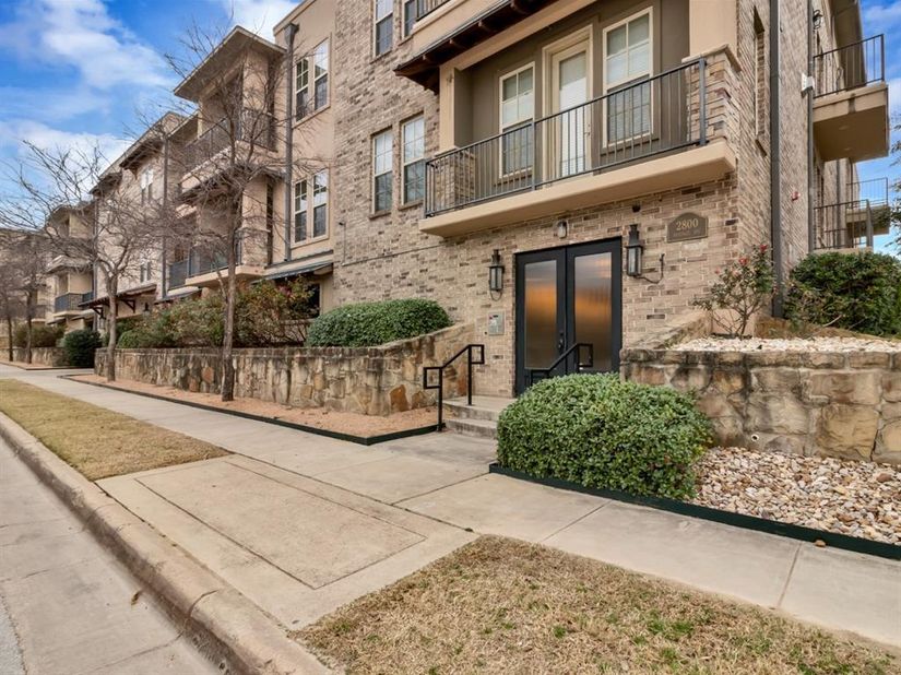 2800  Sandage Avenue  206, Fort Worth Texas 76109