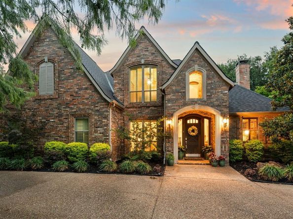 2706  Red Oak Court W, Colleyville Texas 76034