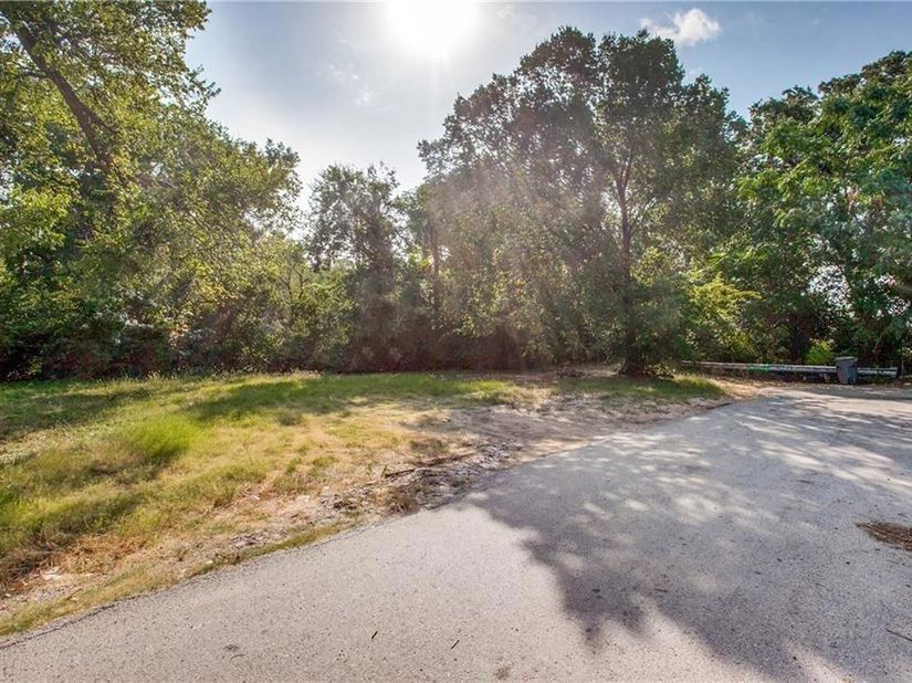 6922  Mohawk Drive , Dallas Texas 75235