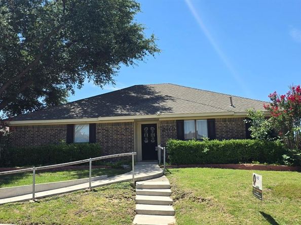2110  Teton  , Carrollton Texas 75006