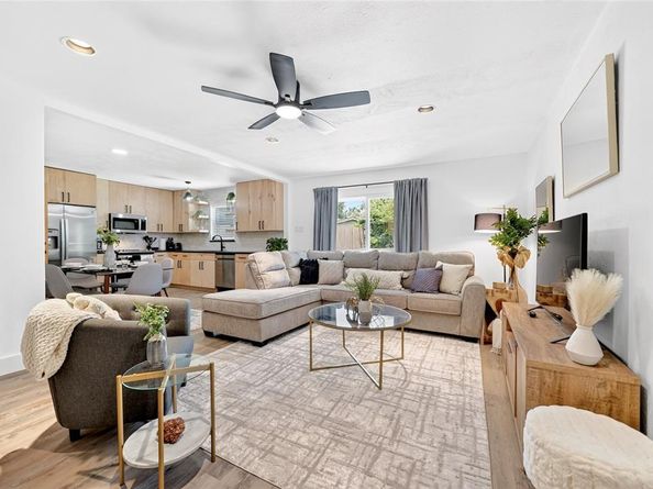 5917  Maple Lane , Rowlett Texas 75089
