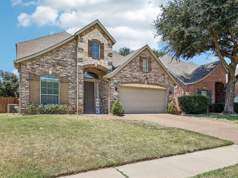 1910  Bentwood Court , Grapevine Texas 76051