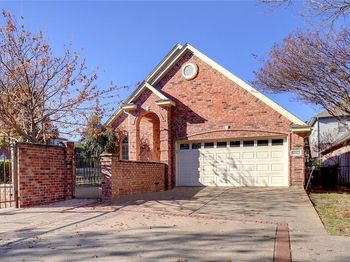 5062  Birchman Avenue 