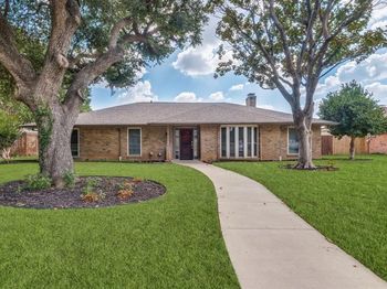 1028  Rosewood  