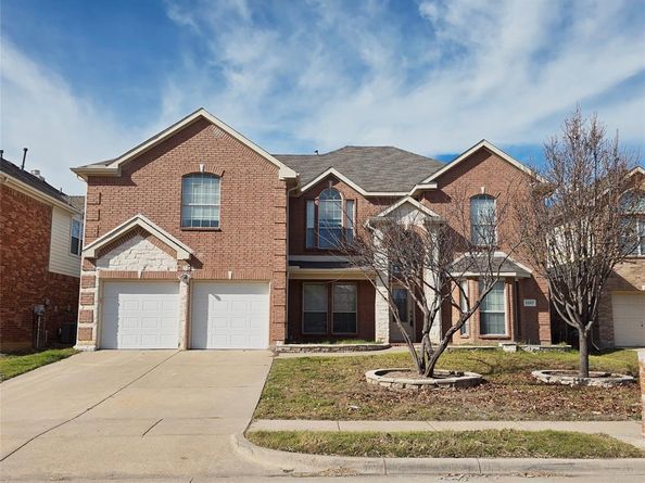 5207 W Cove Way , Grand Prairie Texas 75052
