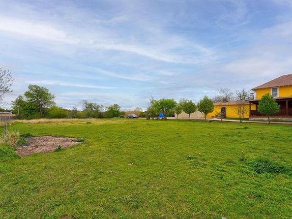 2309  Oakland  , Fort Worth Texas 76103