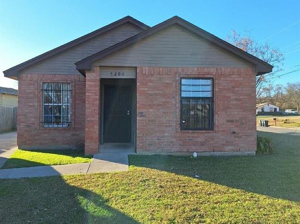 5200  Carol Avenue , Fort Worth Texas 76105