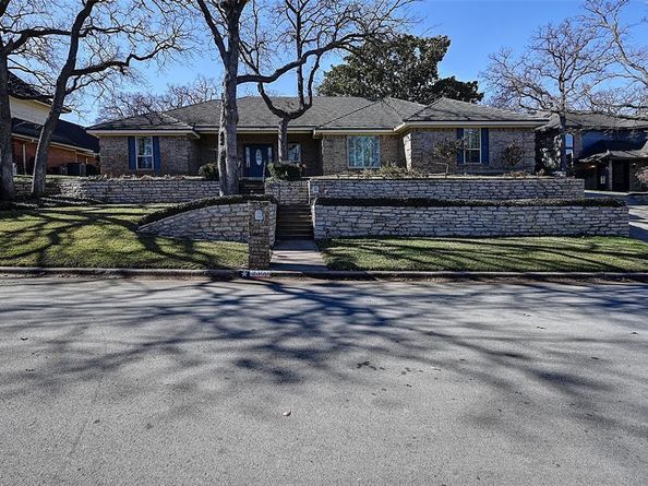 2300  Woodsong Trail , Arlington Texas 76016