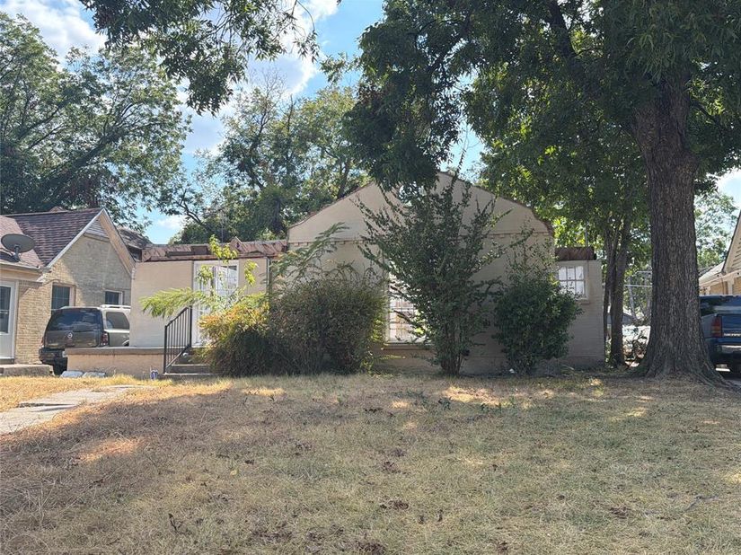 7131  Thurston Drive , Dallas Texas 75235