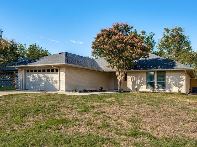 4113  Hemlock Street , Fort Worth Texas 76137