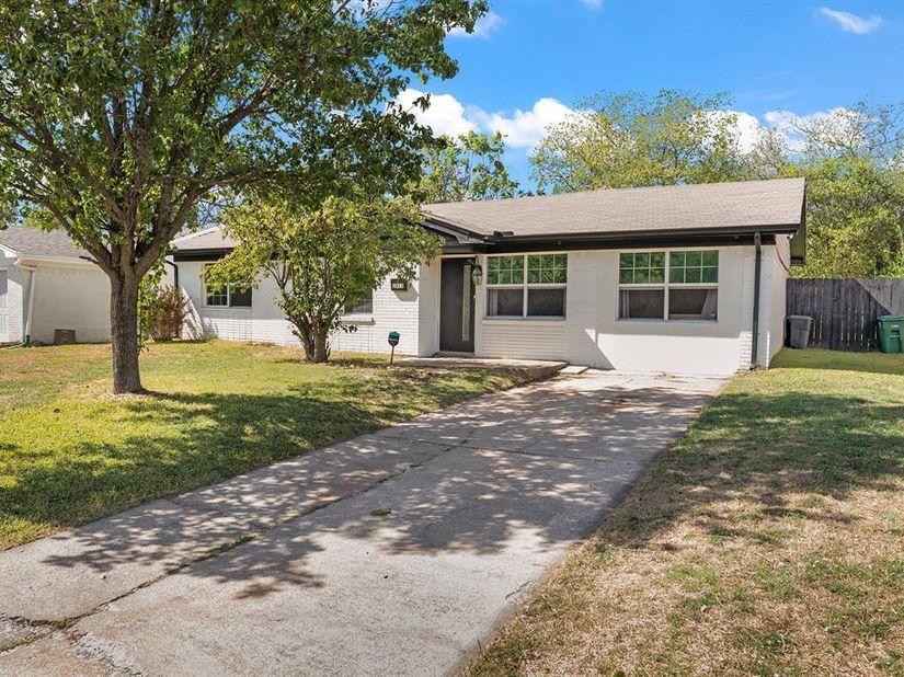 1013  Irene Drive , Mesquite Texas 75149