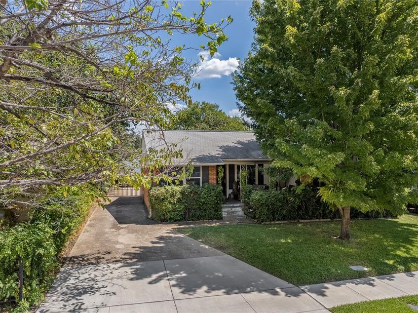 9432  Lenel  , Dallas Texas 75220