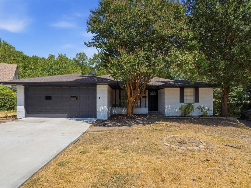 439  Shorewood Drive , Duncanville Texas 75116