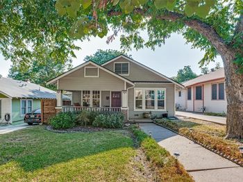 1010  Woodlawn Avenue 