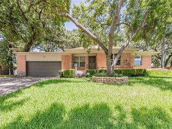 1233  Fair Oaks Drive 