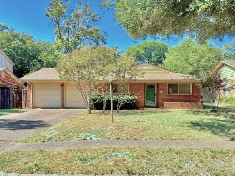 11319  Lanewood Circle , Dallas Texas 75218