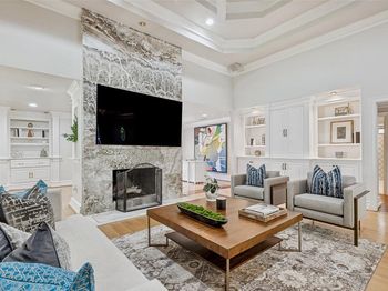 5322 W Mockingbird Lane 