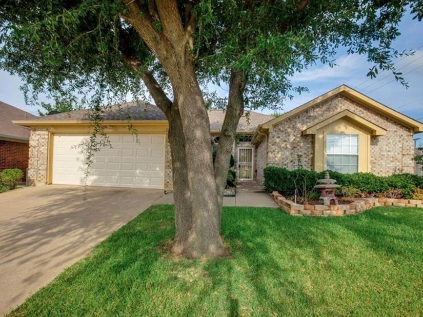 6200  Pierce Arrow Drive , Arlington Texas 76001