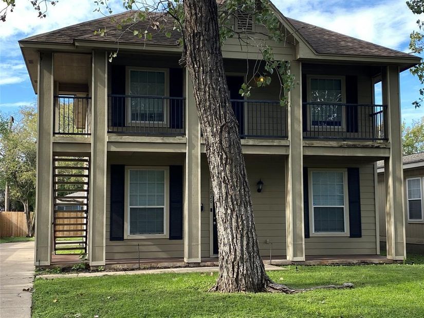 2822  Livingston Avenue , Fort Worth Texas 76110