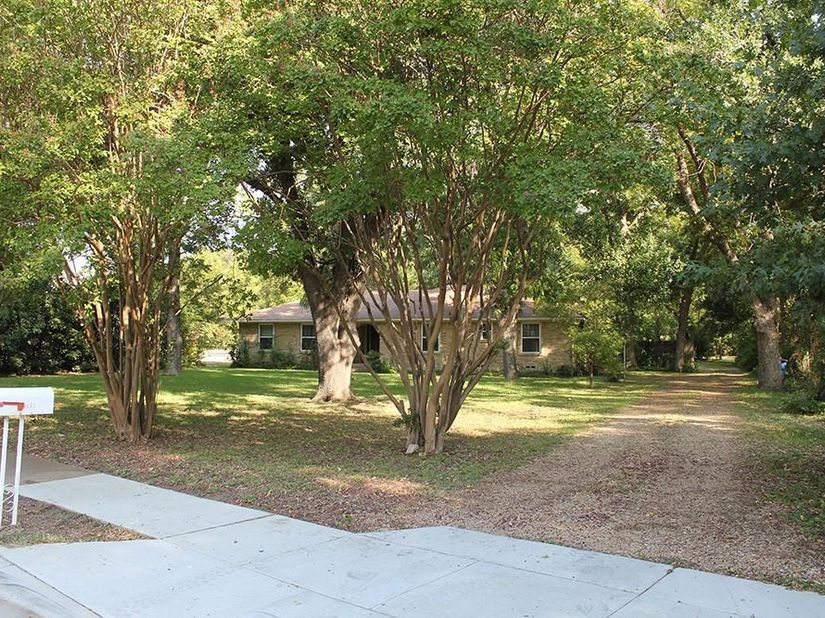 8473  Stults Road , Dallas Texas 75243