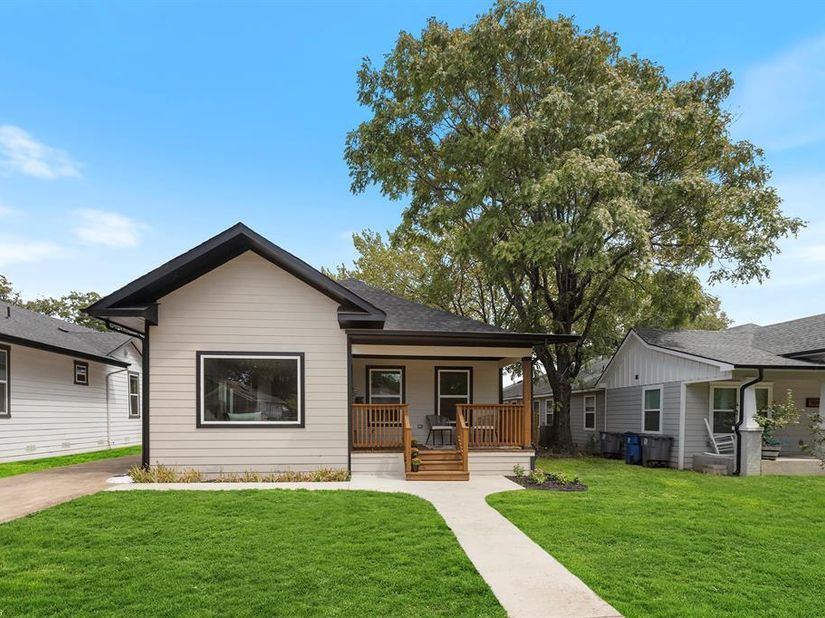 920 S Montreal Avenue , Dallas Texas 75208