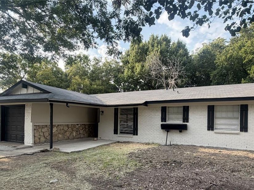 1021  Quebec Drive , Garland Texas 75040