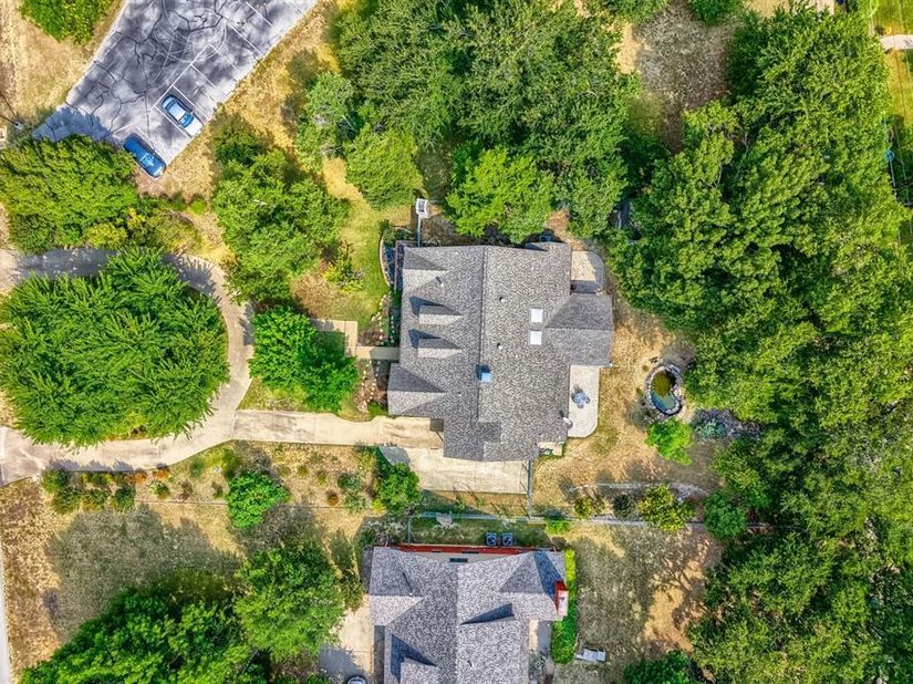 1538  Highland Road , Dallas Texas 75218