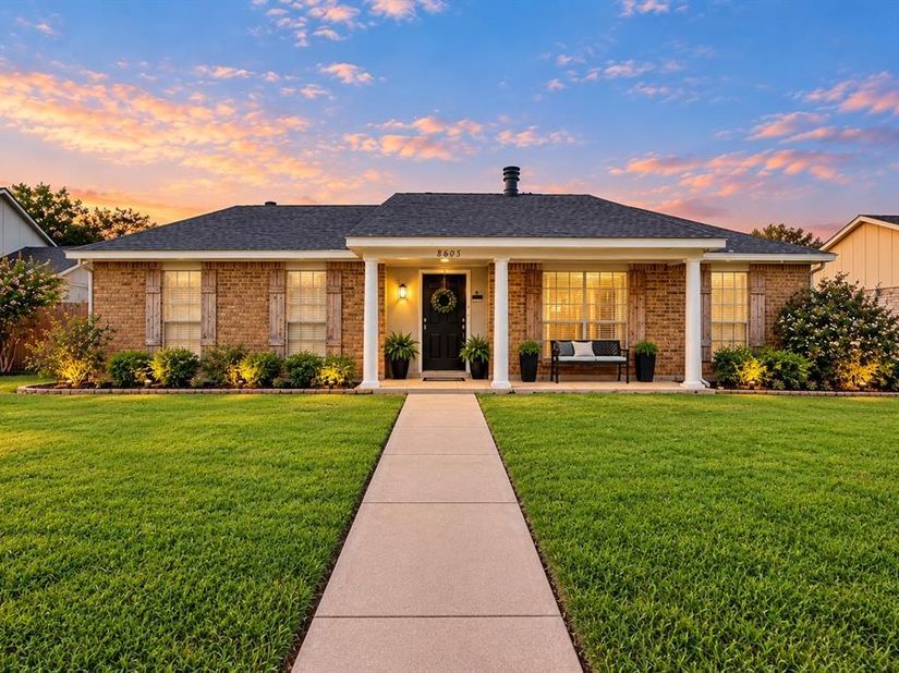 8605  Woodside Drive , Rowlett Texas 75088
