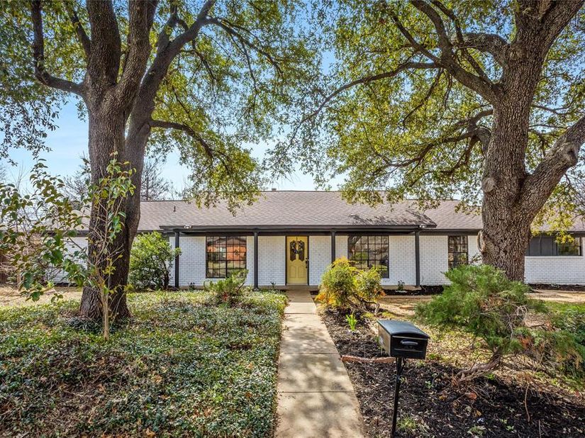 1708  Park Ridge Terrace , Arlington Texas 76012