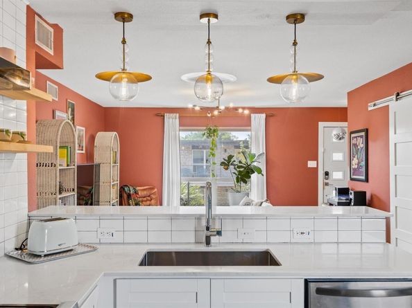 8605 Putnam DR 202, Austin TX 78757