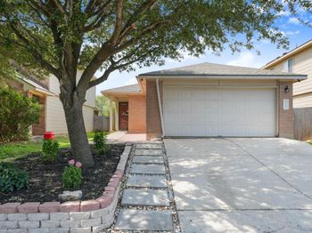 137 Hillhouse LN