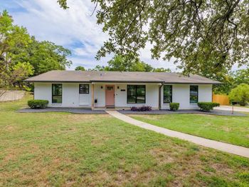 605 E Covington DR