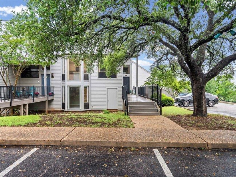 115 World Of Tennis SQ, Lakeway TX 78738