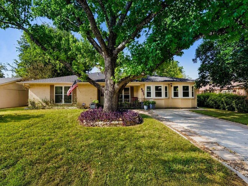 3017 Val DR, Austin TX 78723