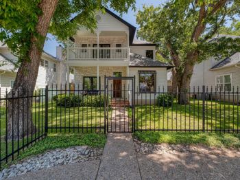 1204 W 39th ST