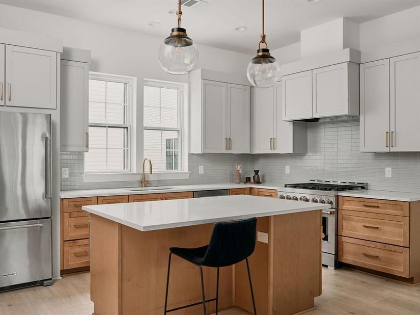2209 Woodland Ave 502, Austin TX 78741