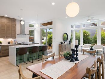 900 S 2nd ST