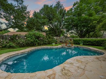 10401 Pinehurst DR