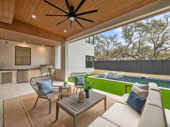 4216 Deepwoods DR