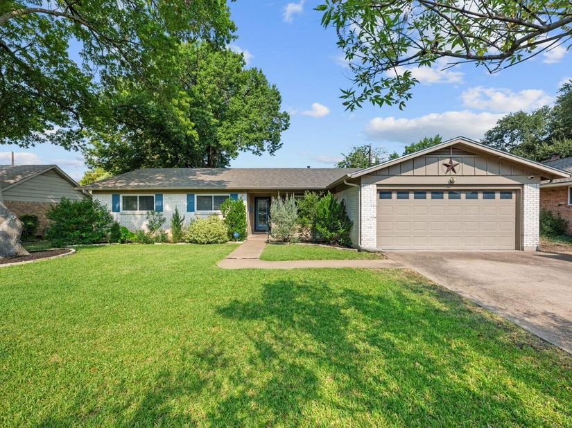 8612 Stillwood LN, Austin TX 78757