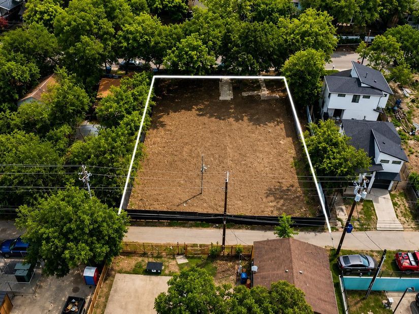 2101 E 8TH St, Austin TX 78702