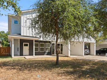 1121 Walton LN